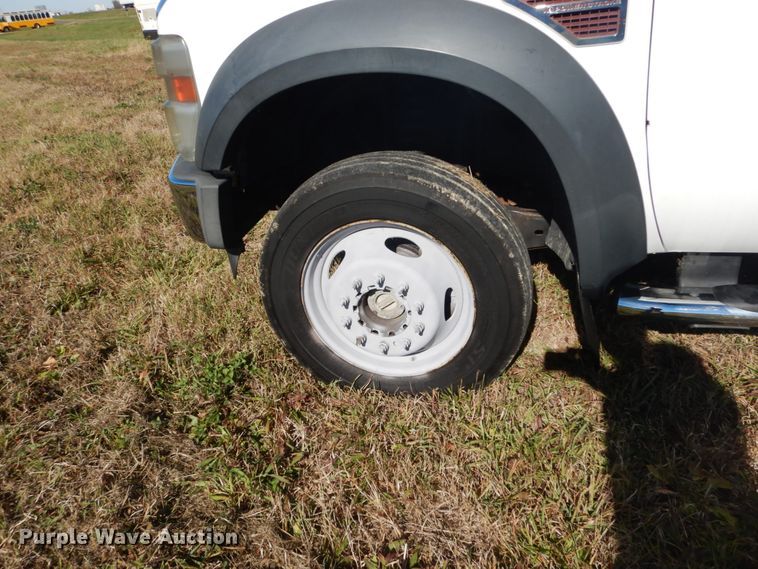 image for item DH5247 2008 Ford F550 Super Duty XLT  Crew Cab truck cab and chassis