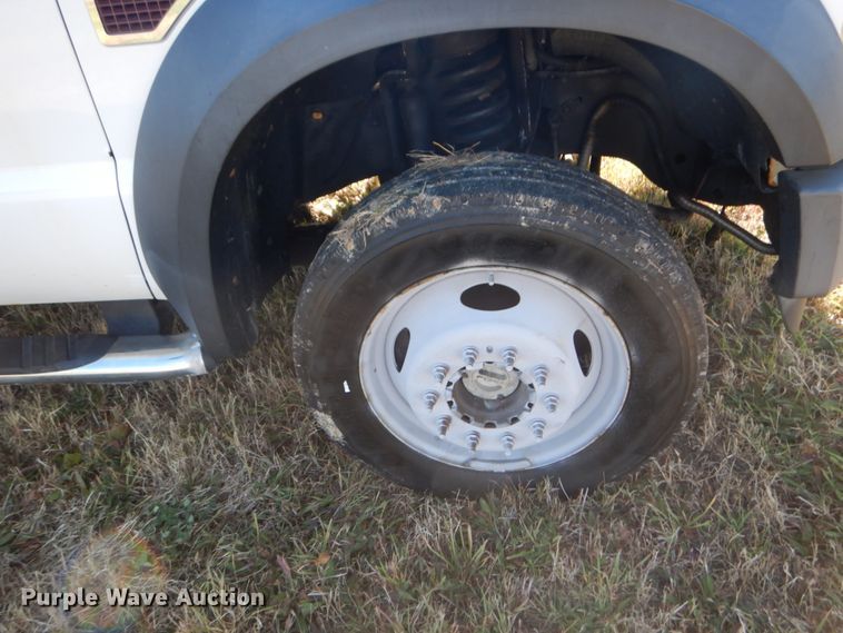 image for item DH5247 2008 Ford F550 Super Duty XLT  Crew Cab truck cab and chassis