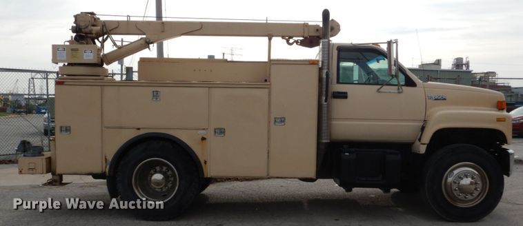 image for item DI1069 1997 GMC TopKick  utility truck with crane