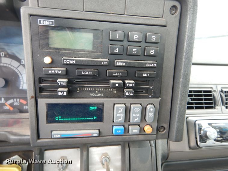 image for item DI1069 1997 GMC TopKick  utility truck with crane