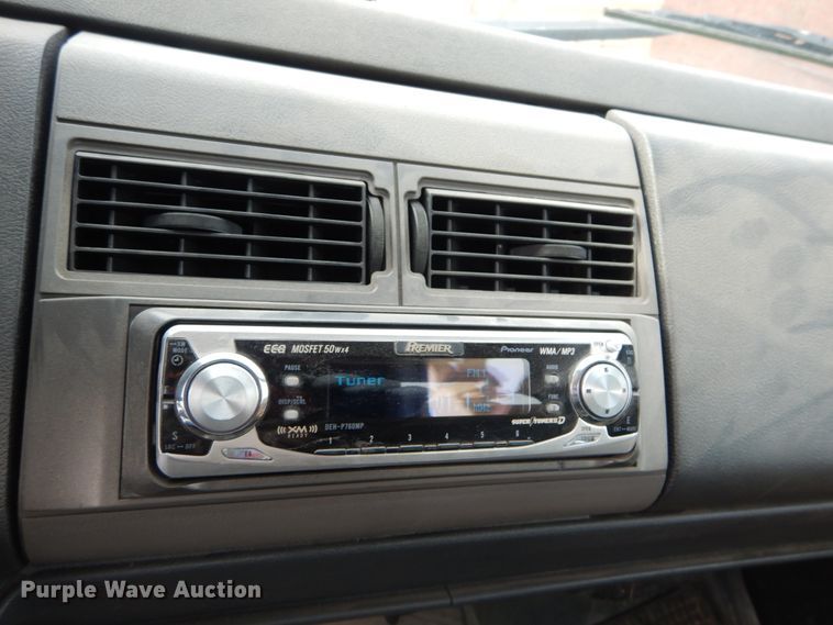 image for item DI1069 1997 GMC TopKick  utility truck with crane