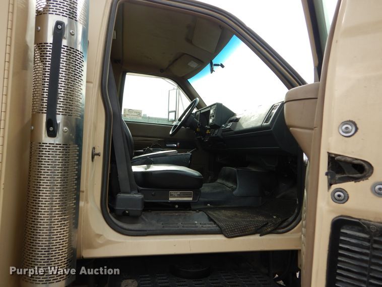 image for item DI1069 1997 GMC TopKick  utility truck with crane