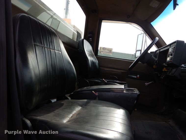 image for item DI1069 1997 GMC TopKick  utility truck with crane