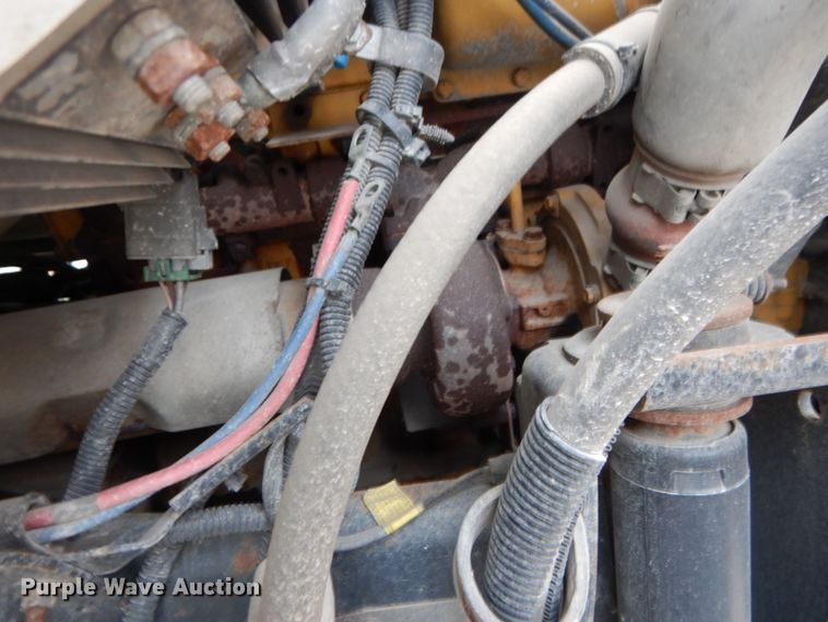 image for item DI1069 1997 GMC TopKick  utility truck with crane