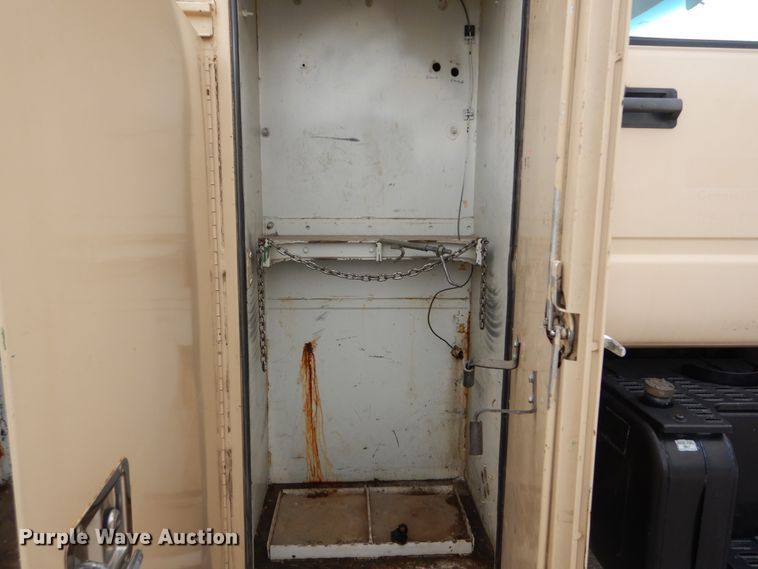 image for item DI1069 1997 GMC TopKick  utility truck with crane