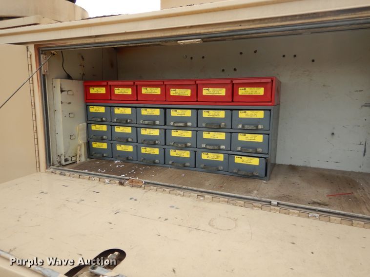 image for item DI1069 1997 GMC TopKick  utility truck with crane