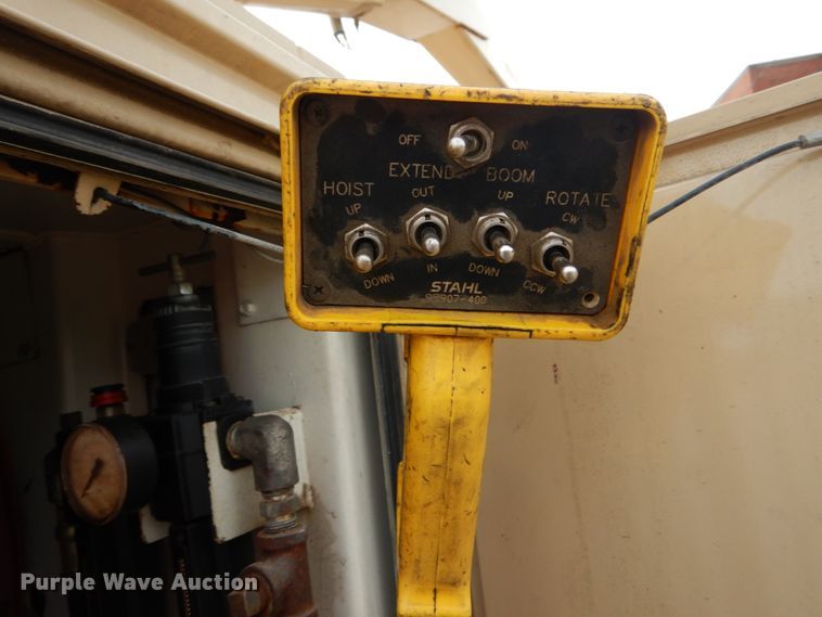 image for item DI1069 1997 GMC TopKick  utility truck with crane