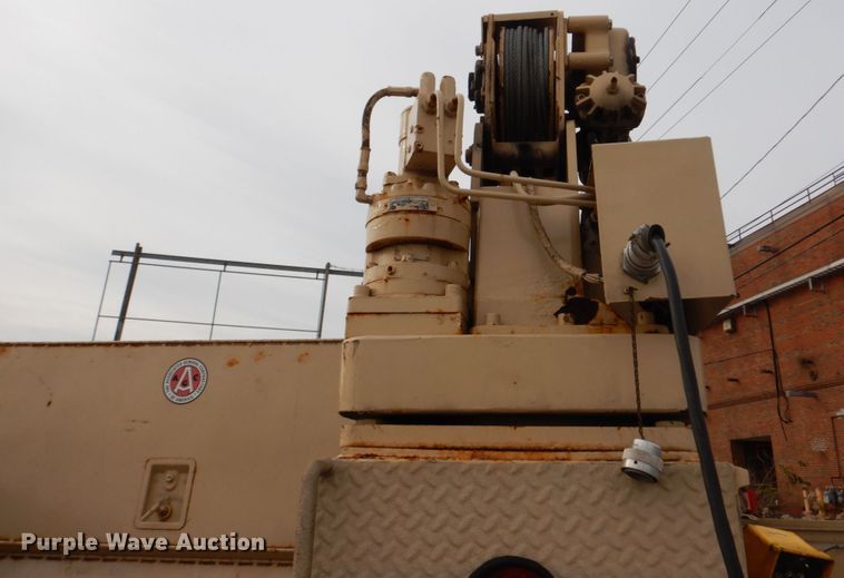 image for item DI1069 1997 GMC TopKick  utility truck with crane