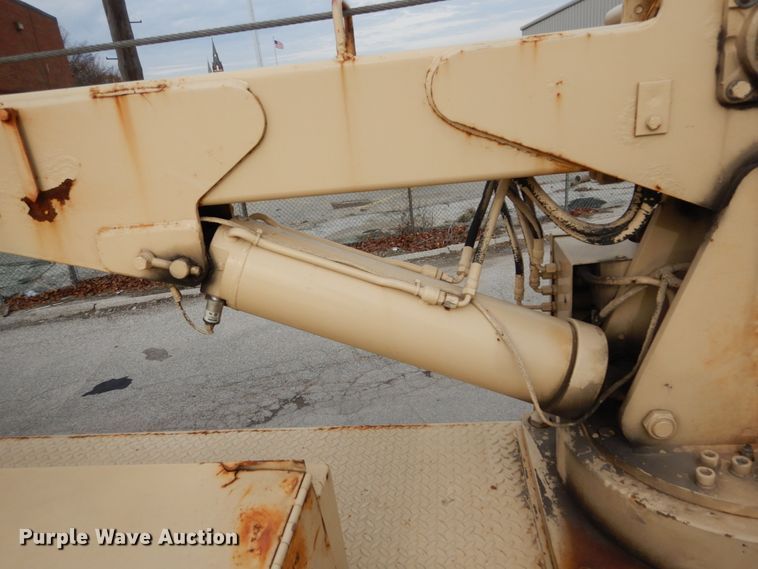 image for item DI1069 1997 GMC TopKick  utility truck with crane