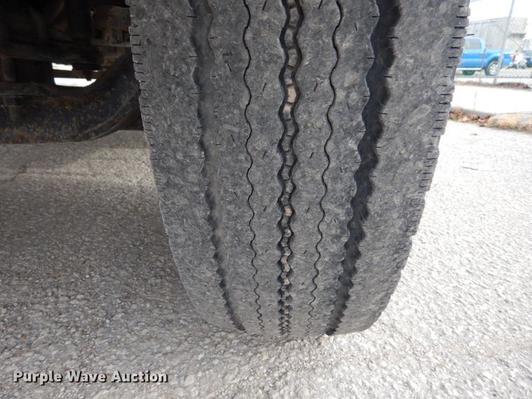 image for item DI1069 1997 GMC TopKick  utility truck with crane