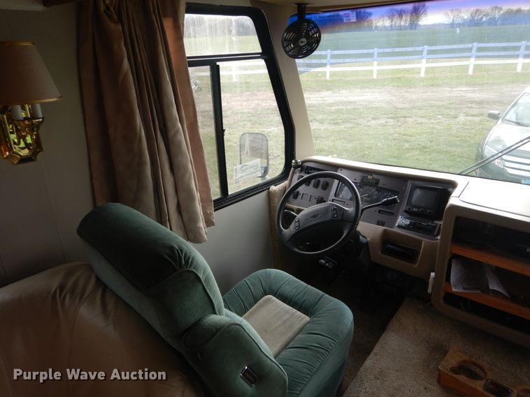 image for item DI1080 1996 Ford F530  RV