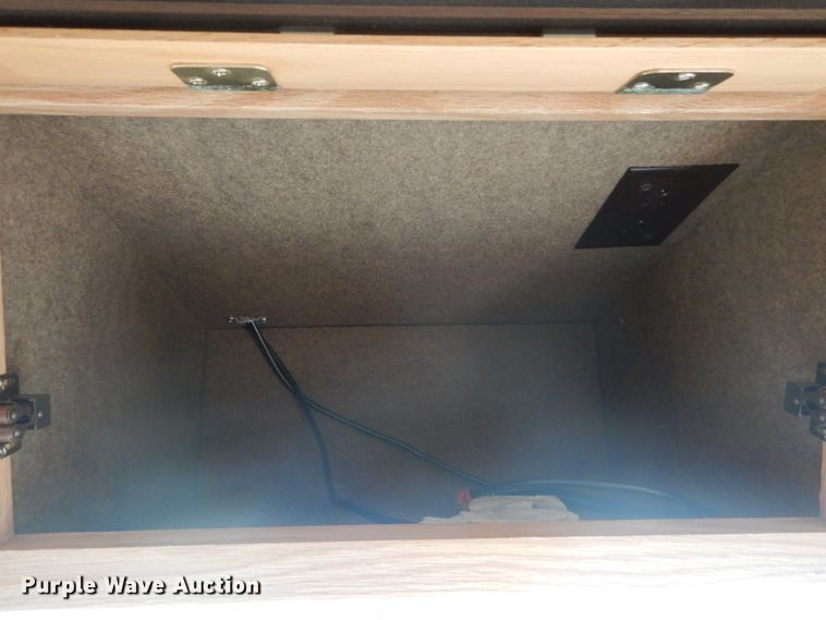 image for item DI1080 1996 Ford F530  RV