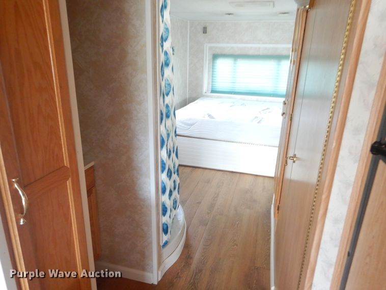 image for item DI1080 1996 Ford F530  RV