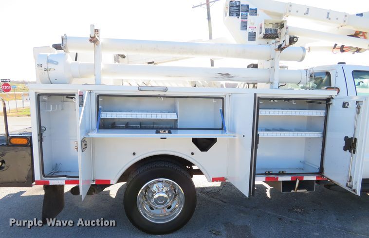 image for item DI3883 2014 Ford F550 Super Duty XL  bucket truck