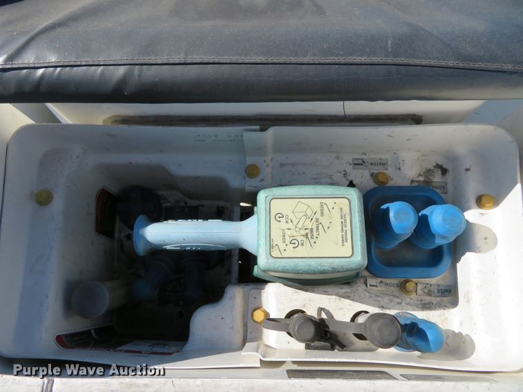 image for item DI3883 2014 Ford F550 Super Duty XL  bucket truck