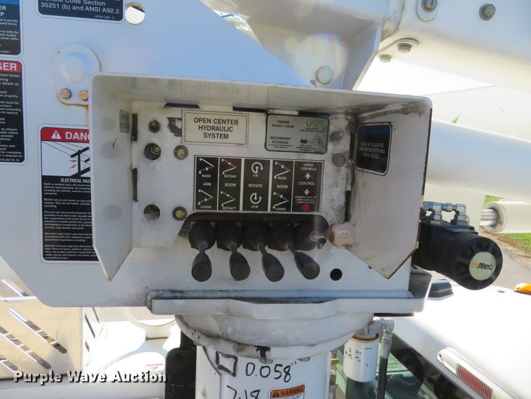 image for item DI3883 2014 Ford F550 Super Duty XL  bucket truck