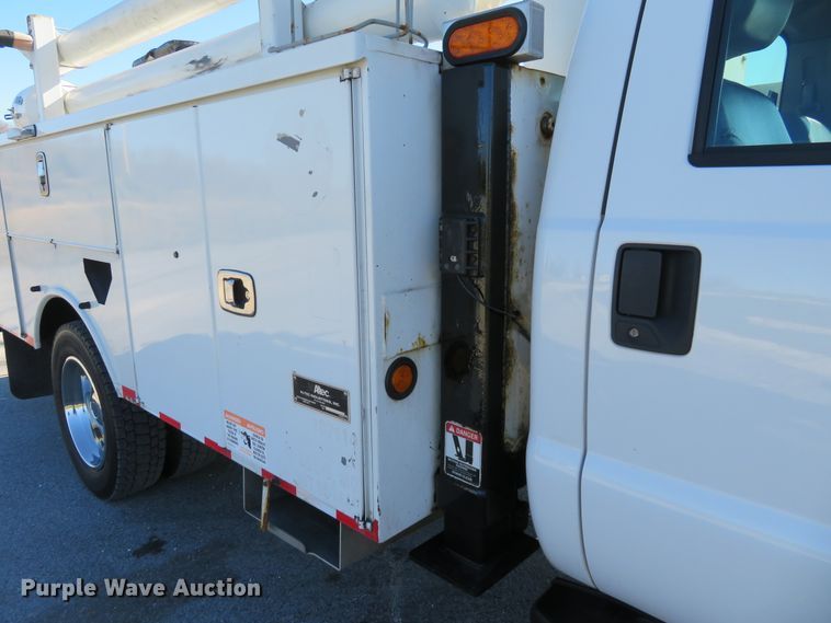 image for item DI3883 2014 Ford F550 Super Duty XL  bucket truck