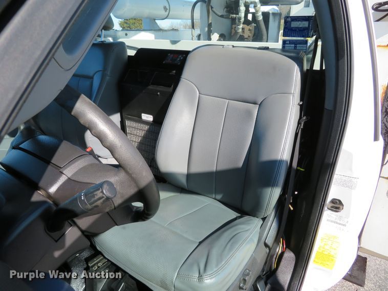 image for item DI3883 2014 Ford F550 Super Duty XL  bucket truck