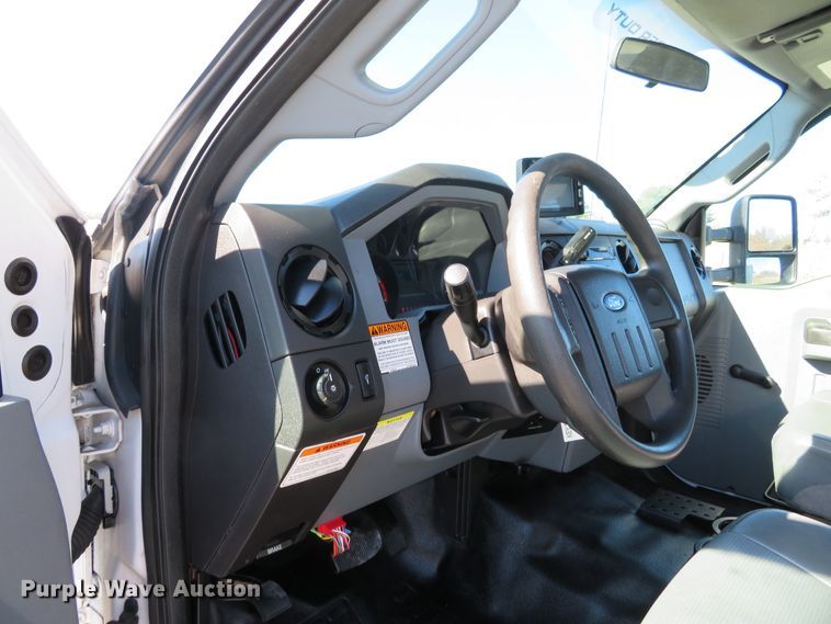 image for item DI3883 2014 Ford F550 Super Duty XL  bucket truck