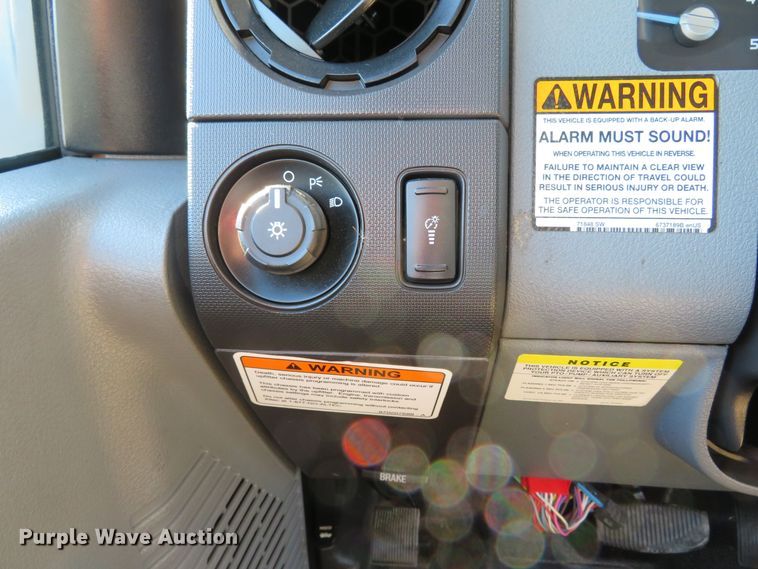 image for item DI3883 2014 Ford F550 Super Duty XL  bucket truck