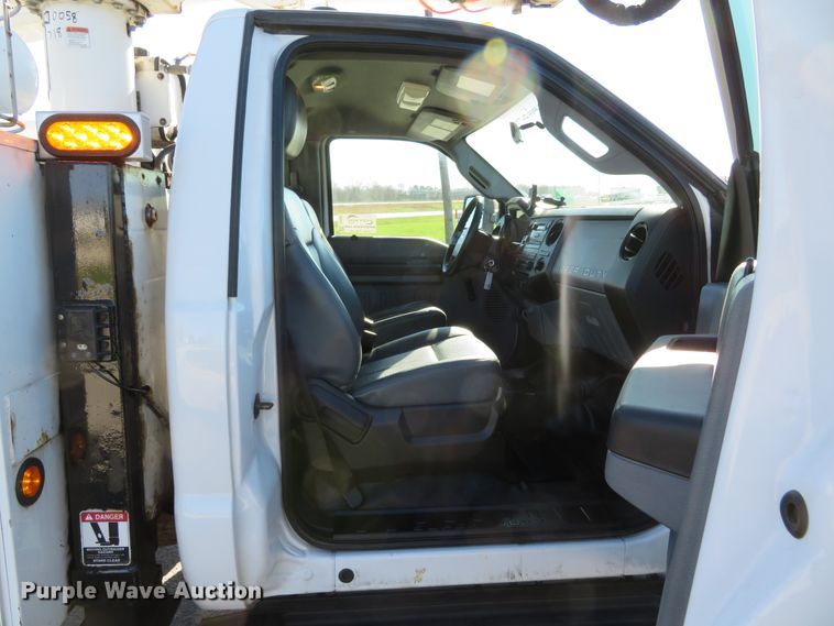 image for item DI3883 2014 Ford F550 Super Duty XL  bucket truck