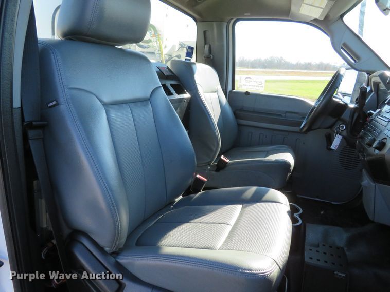 image for item DI3883 2014 Ford F550 Super Duty XL  bucket truck