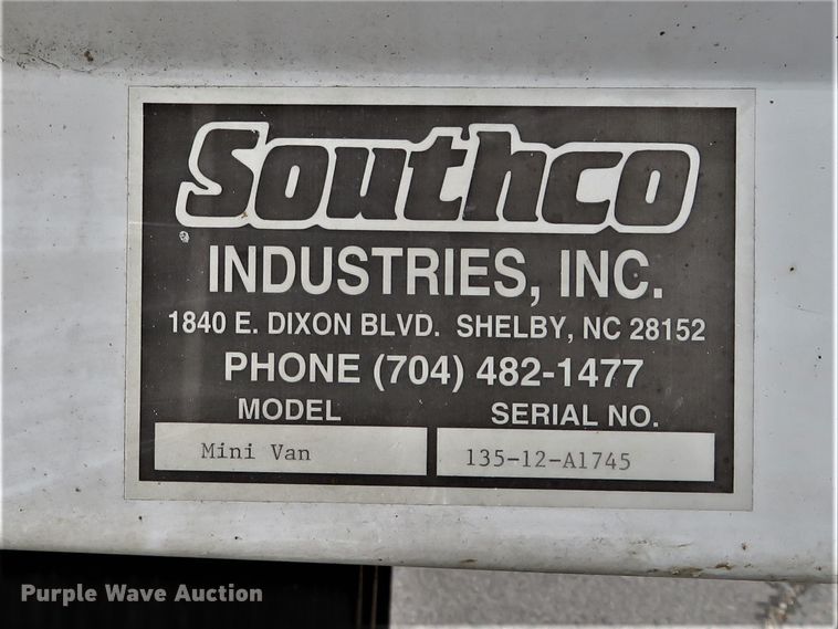 image for item DI3906 2011 Ford F550 Super Duty XL  chip bed truck