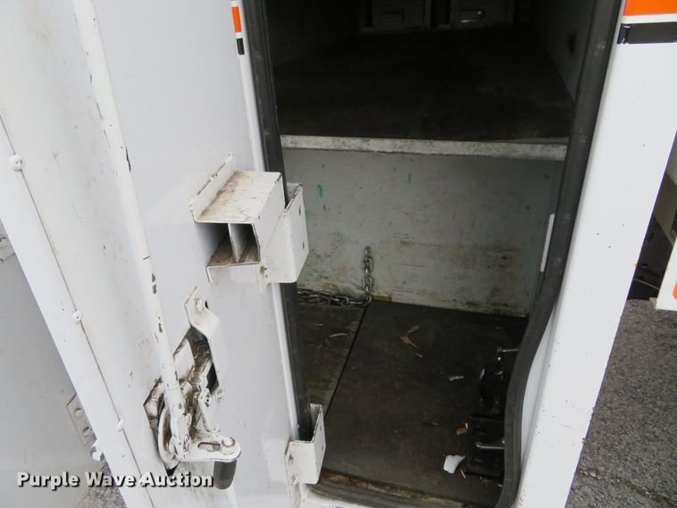 image for item DI3906 2011 Ford F550 Super Duty XL  chip bed truck