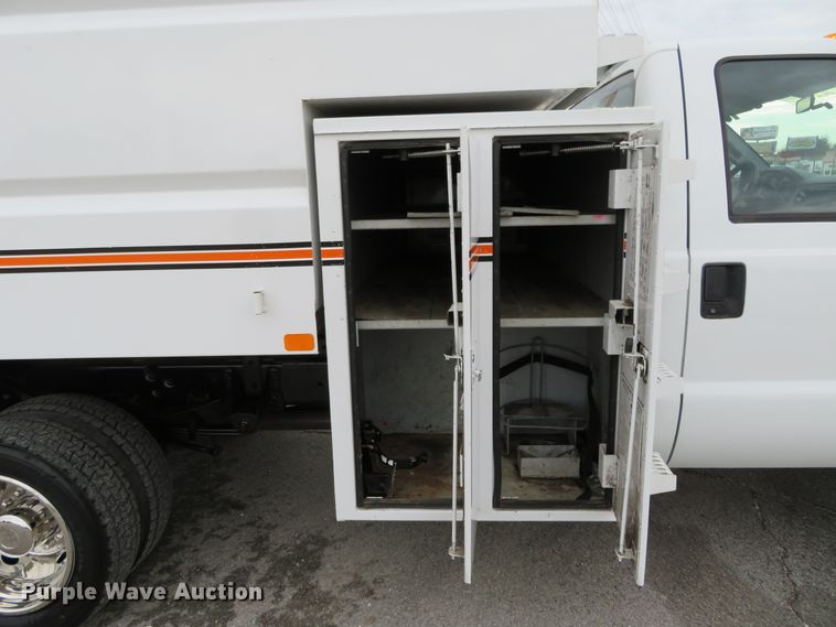 image for item DI3906 2011 Ford F550 Super Duty XL  chip bed truck