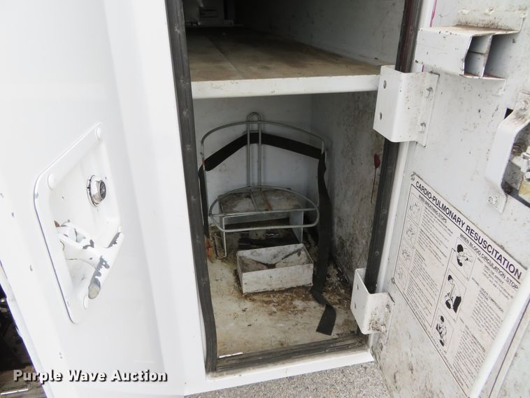 image for item DI3906 2011 Ford F550 Super Duty XL  chip bed truck