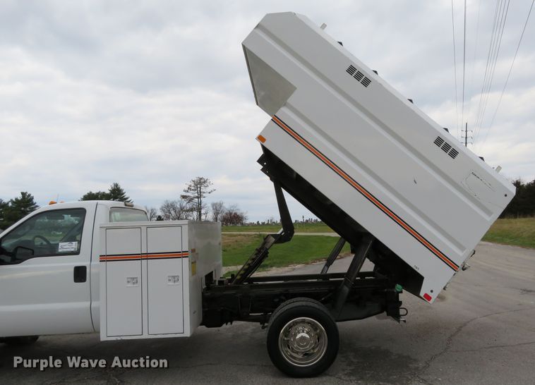 image for item DI3906 2011 Ford F550 Super Duty XL  chip bed truck