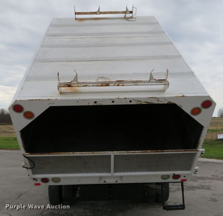 image for item DI3906 2011 Ford F550 Super Duty XL  chip bed truck