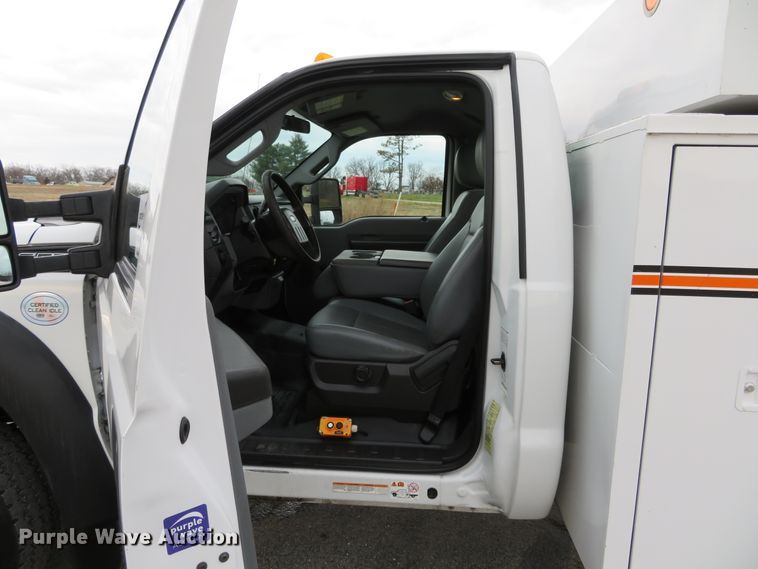 image for item DI3906 2011 Ford F550 Super Duty XL  chip bed truck