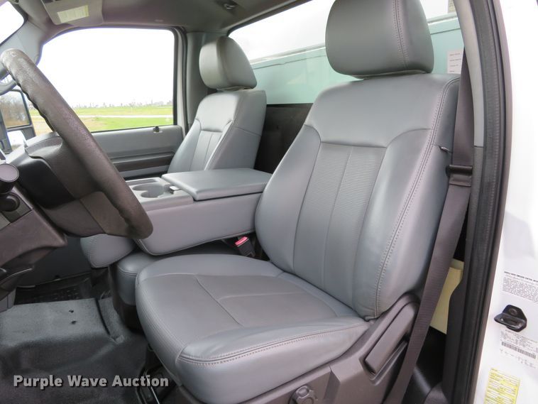 image for item DI3906 2011 Ford F550 Super Duty XL  chip bed truck