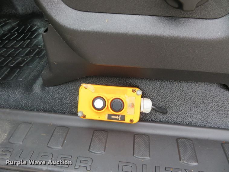 image for item DI3906 2011 Ford F550 Super Duty XL  chip bed truck