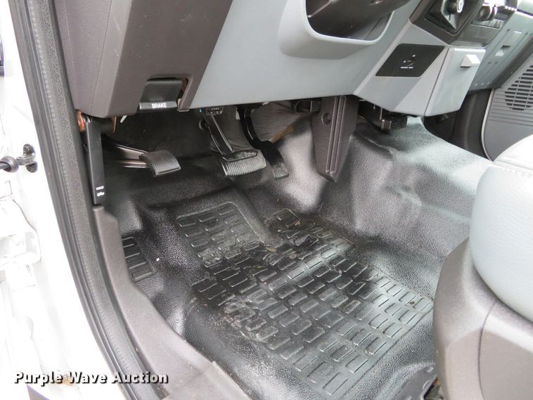 image for item DI3906 2011 Ford F550 Super Duty XL  chip bed truck