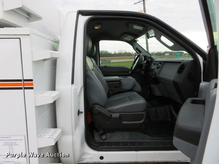 image for item DI3906 2011 Ford F550 Super Duty XL  chip bed truck