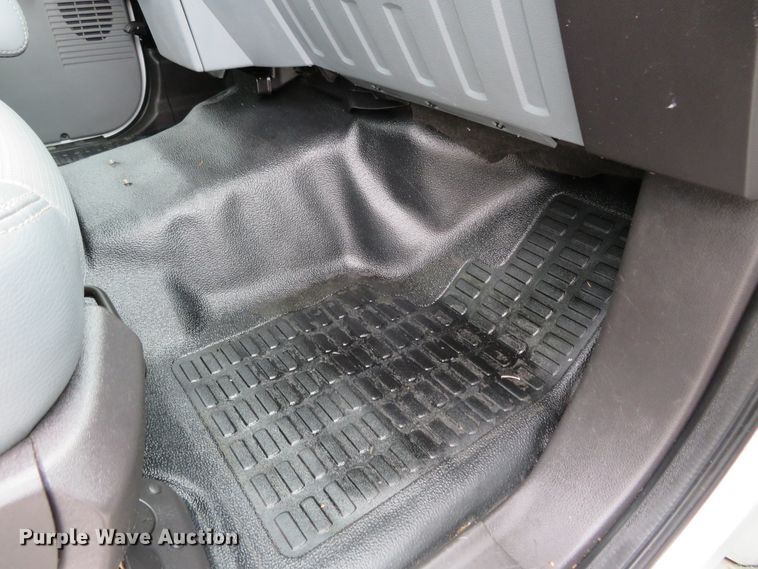 image for item DI3906 2011 Ford F550 Super Duty XL  chip bed truck