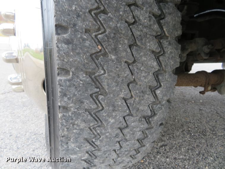 image for item DI3906 2011 Ford F550 Super Duty XL  chip bed truck