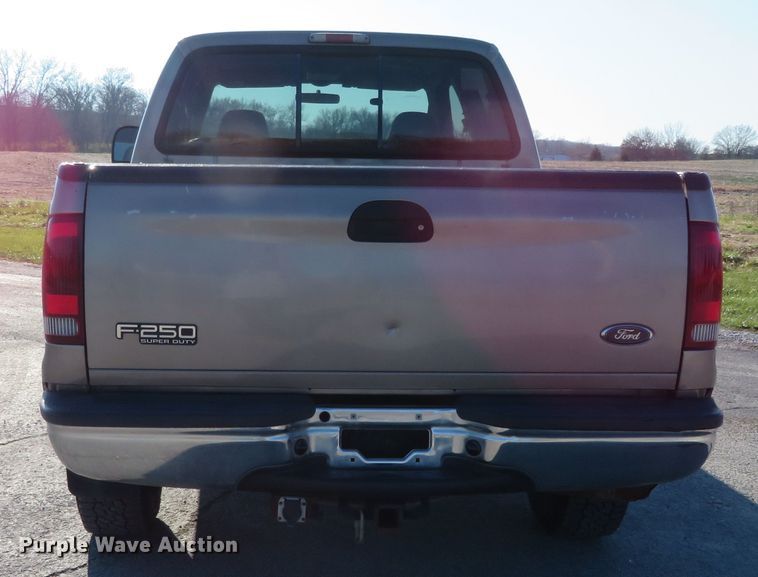 image for item DI3917 2002 Ford F250 Super Duty Lariat  Crew Cab pickup truck