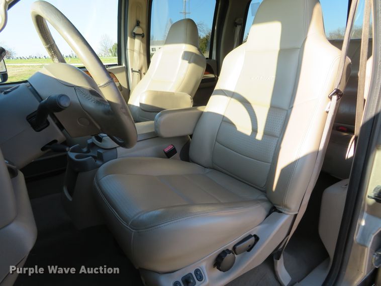 image for item DI3917 2002 Ford F250 Super Duty Lariat  Crew Cab pickup truck