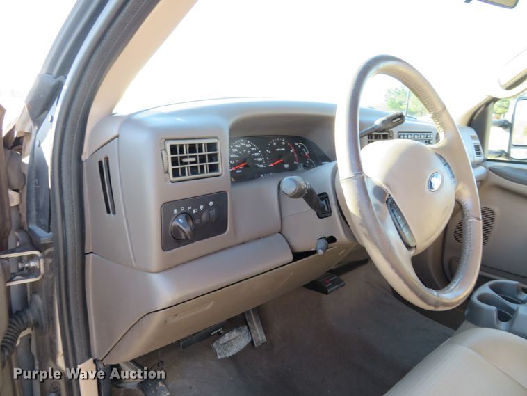 image for item DI3917 2002 Ford F250 Super Duty Lariat  Crew Cab pickup truck