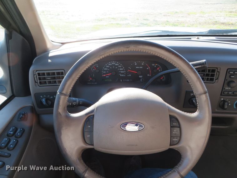 image for item DI3917 2002 Ford F250 Super Duty Lariat  Crew Cab pickup truck