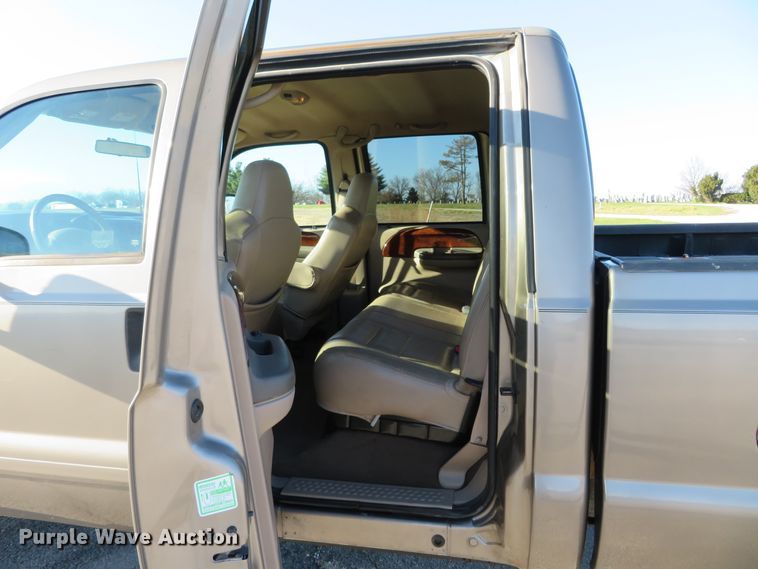 image for item DI3917 2002 Ford F250 Super Duty Lariat  Crew Cab pickup truck