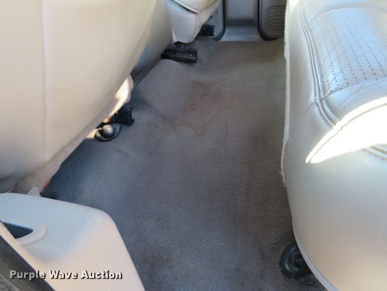 image for item DI3917 2002 Ford F250 Super Duty Lariat  Crew Cab pickup truck