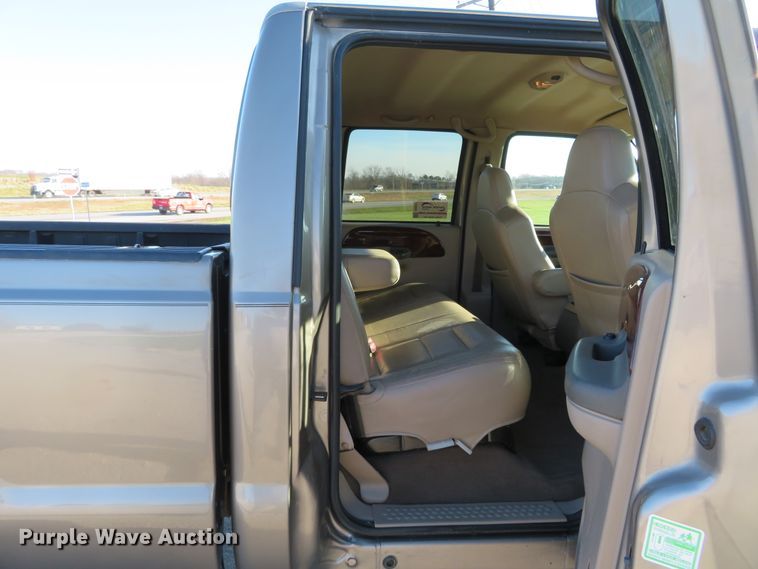 image for item DI3917 2002 Ford F250 Super Duty Lariat  Crew Cab pickup truck