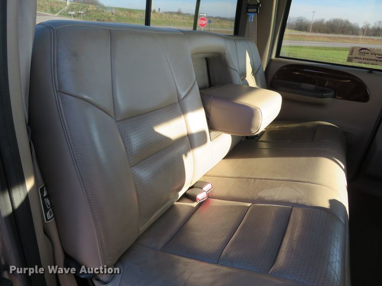 image for item DI3917 2002 Ford F250 Super Duty Lariat  Crew Cab pickup truck