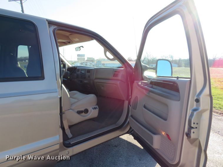 image for item DI3917 2002 Ford F250 Super Duty Lariat  Crew Cab pickup truck