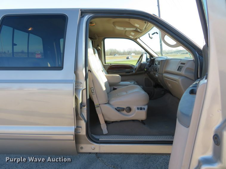 image for item DI3917 2002 Ford F250 Super Duty Lariat  Crew Cab pickup truck