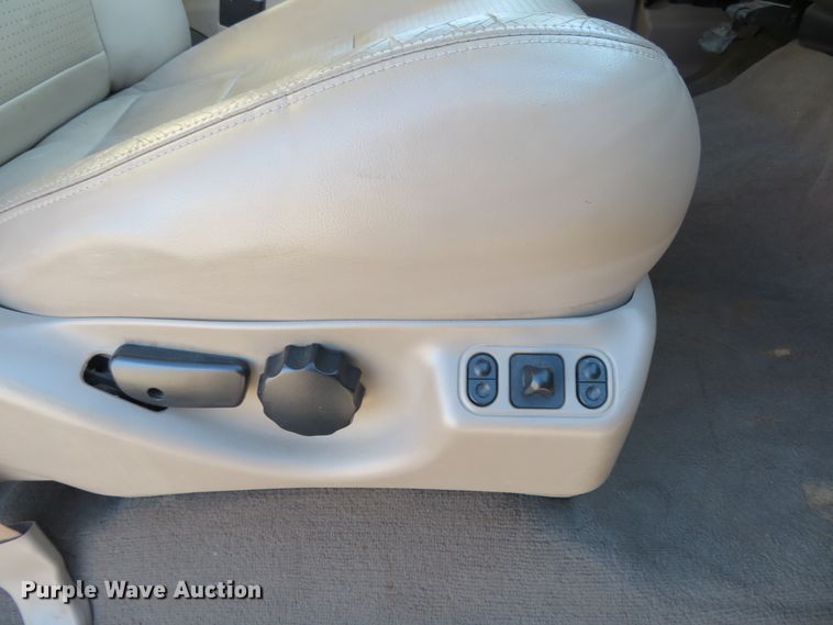 image for item DI3917 2002 Ford F250 Super Duty Lariat  Crew Cab pickup truck